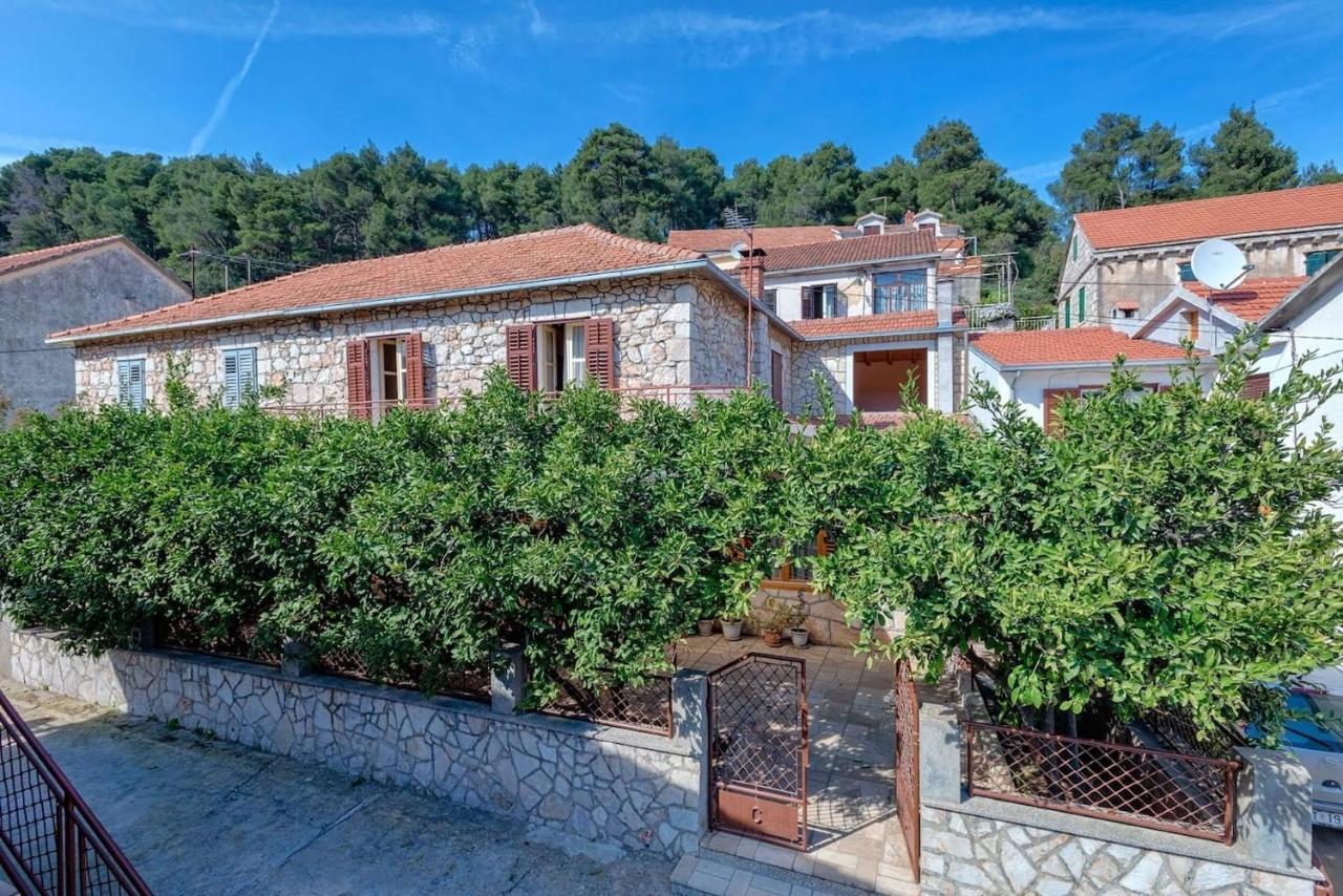 Holiday House With A Parking Space Svirce, Hvar - 17682 Vrbanj Bagian luar foto
