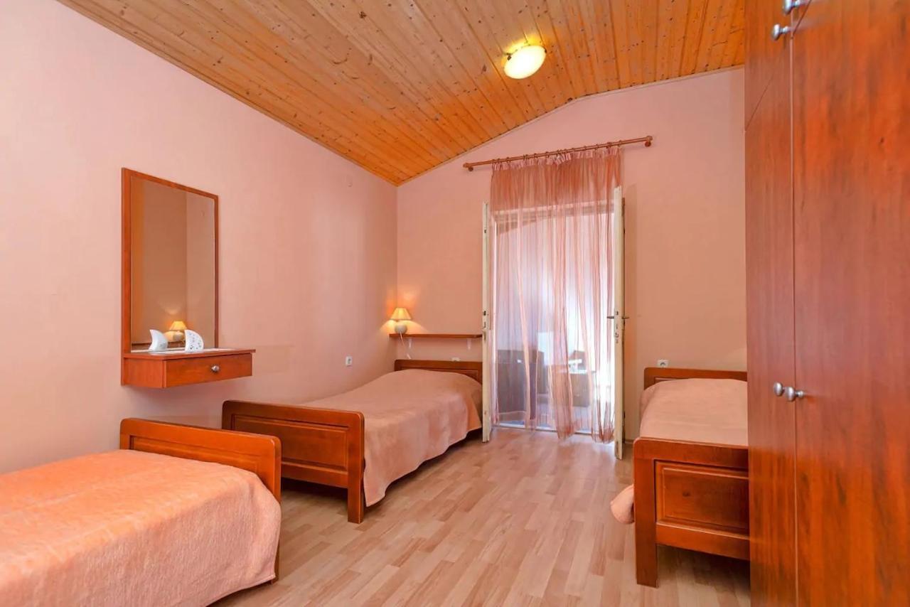 Holiday House With A Parking Space Svirce, Hvar - 17682 Vrbanj Bagian luar foto
